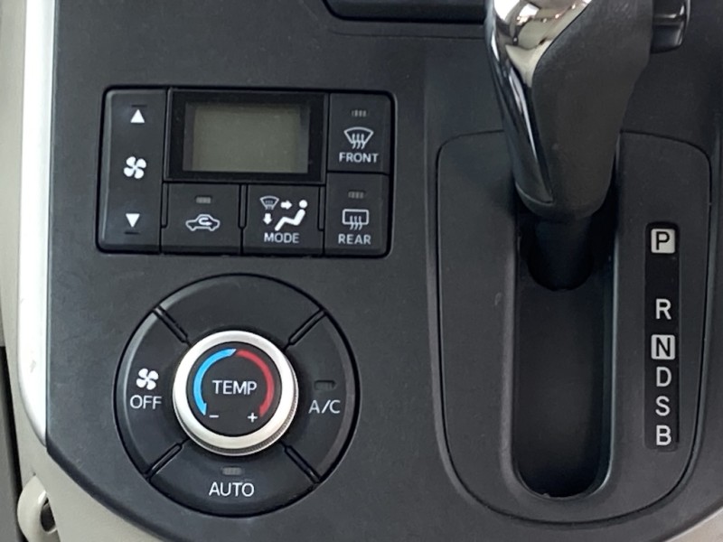 ダイハツ タント12枚目