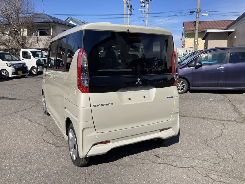 三菱 eKスペース6枚目