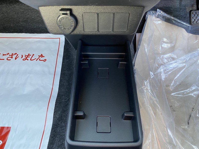 ダイハツ ミライース14枚目