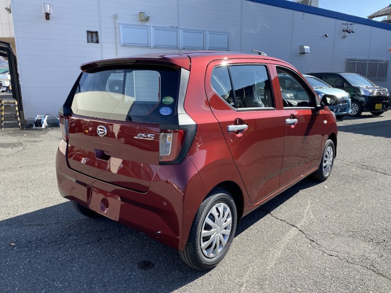 ダイハツ ミライース4枚目