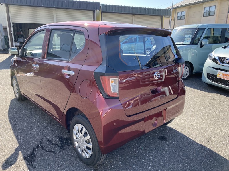 ダイハツ ミライース8枚目