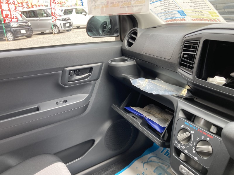 ダイハツ ミライース11枚目