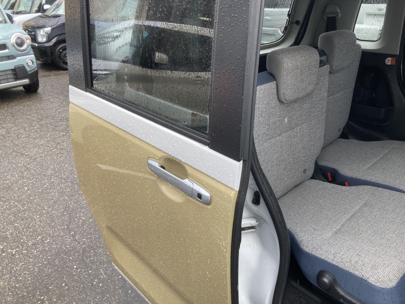 ダイハツ ムーヴキャンバス18枚目