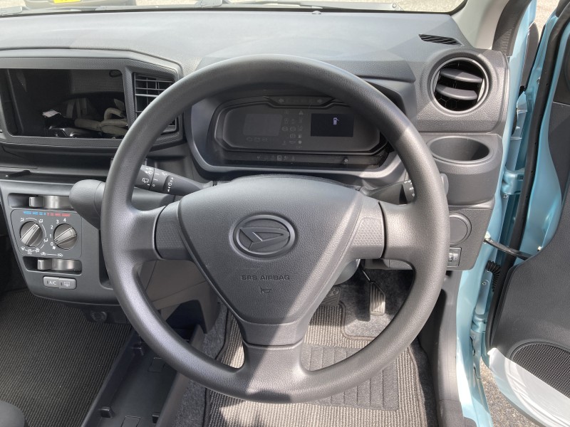 ダイハツ ミライース9枚目