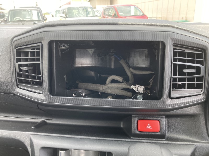 ダイハツ ミライース11枚目