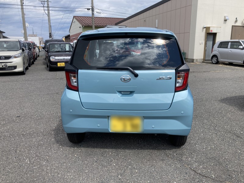 ダイハツ ミライース4枚目