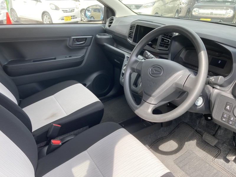 ダイハツ ミライース8枚目