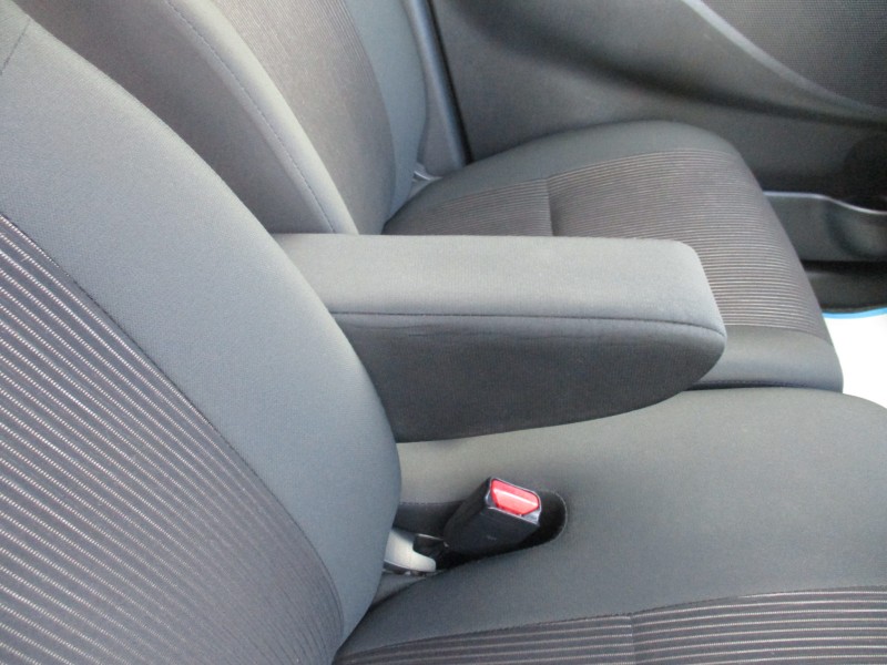 三菱 eKワゴン9枚目