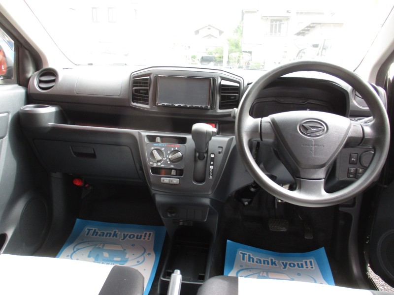 ダイハツ ミライース10枚目