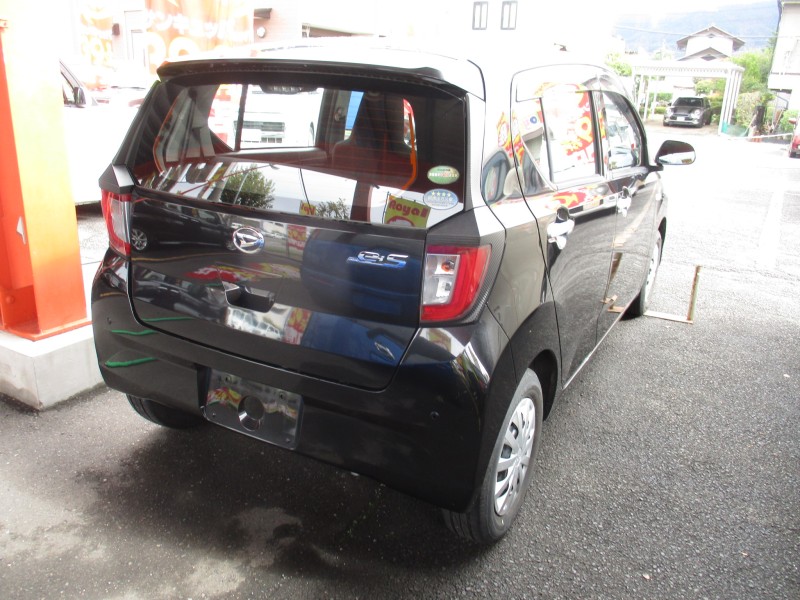 ダイハツ ミライース3枚目