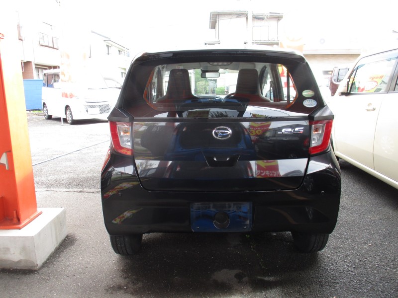 ダイハツ ミライース4枚目