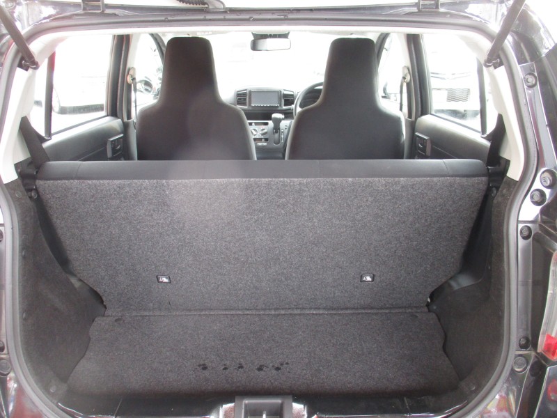 ダイハツ ミライース7枚目