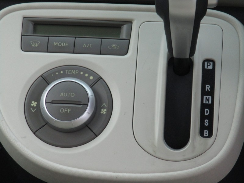 ダイハツ ミラココア11枚目