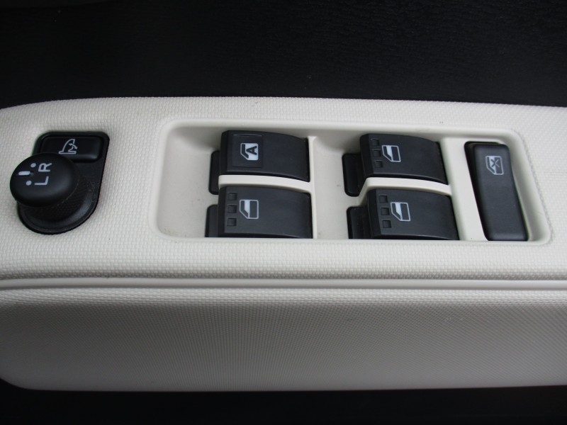 ダイハツ ミラココア25枚目