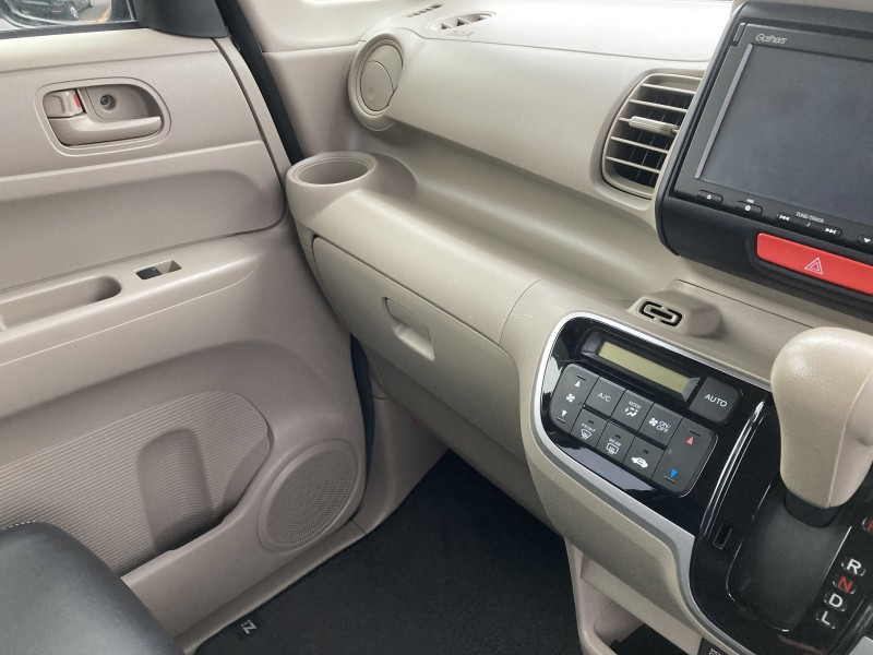 ホンダ N BOX12枚目