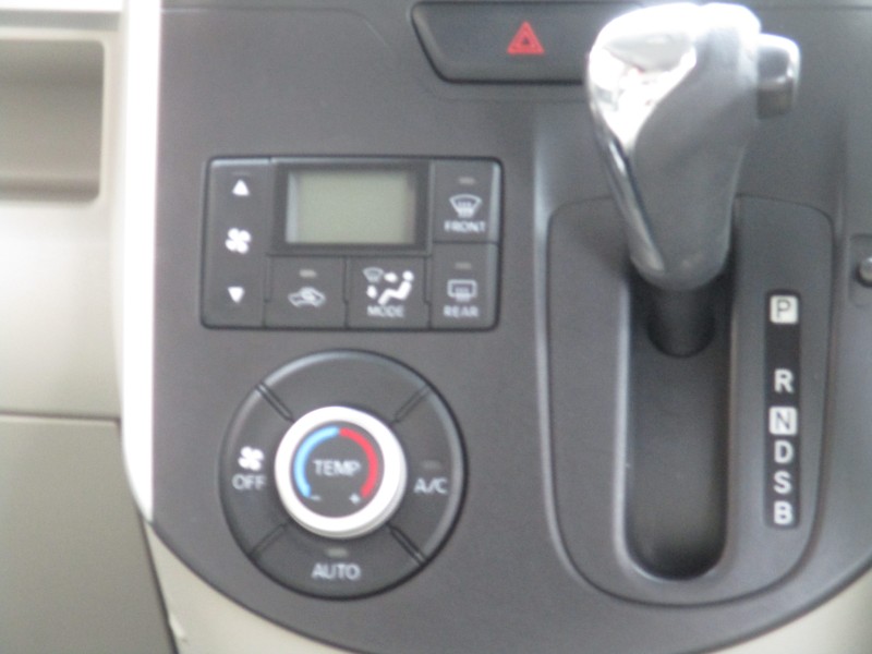 ダイハツ タント12枚目