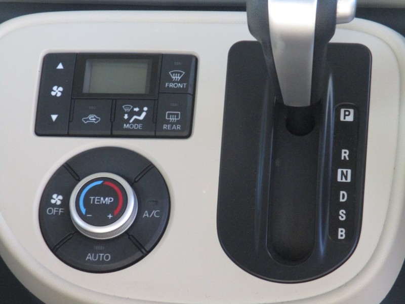 ダイハツ ミラココア11枚目