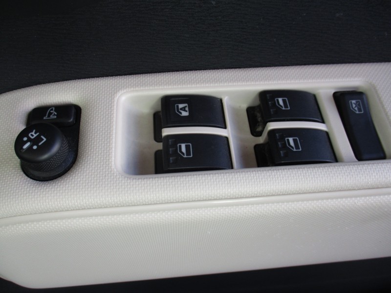 ダイハツ ミラココア23枚目