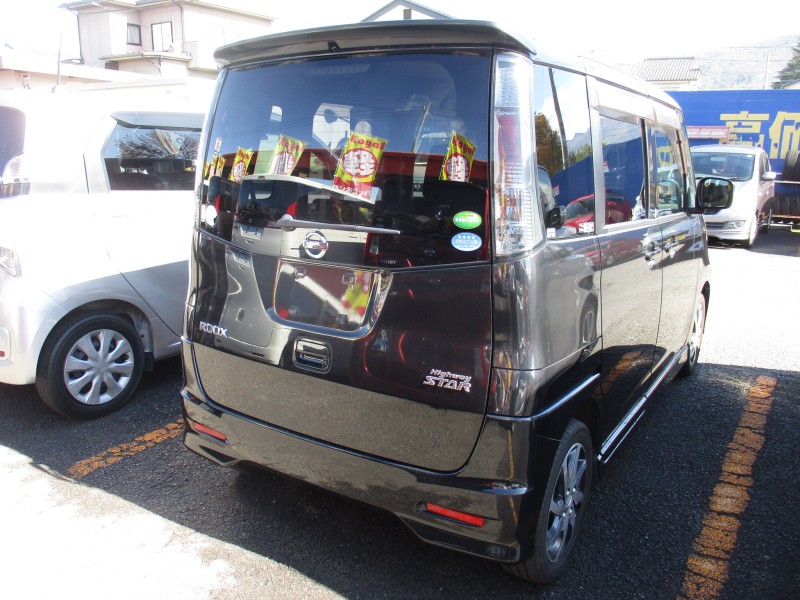 ニッサン ルークス3枚目