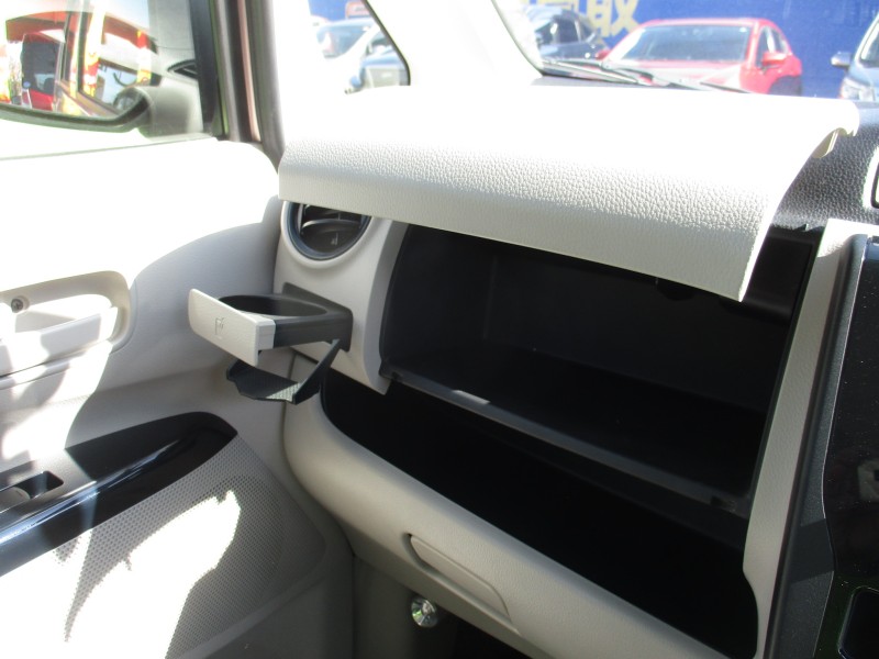 三菱 eKワゴン13枚目