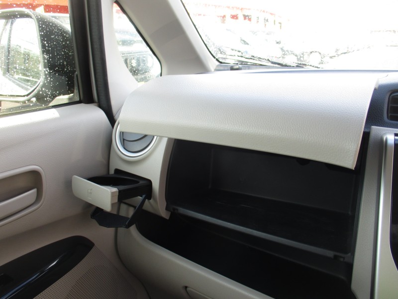 三菱 eKワゴン13枚目