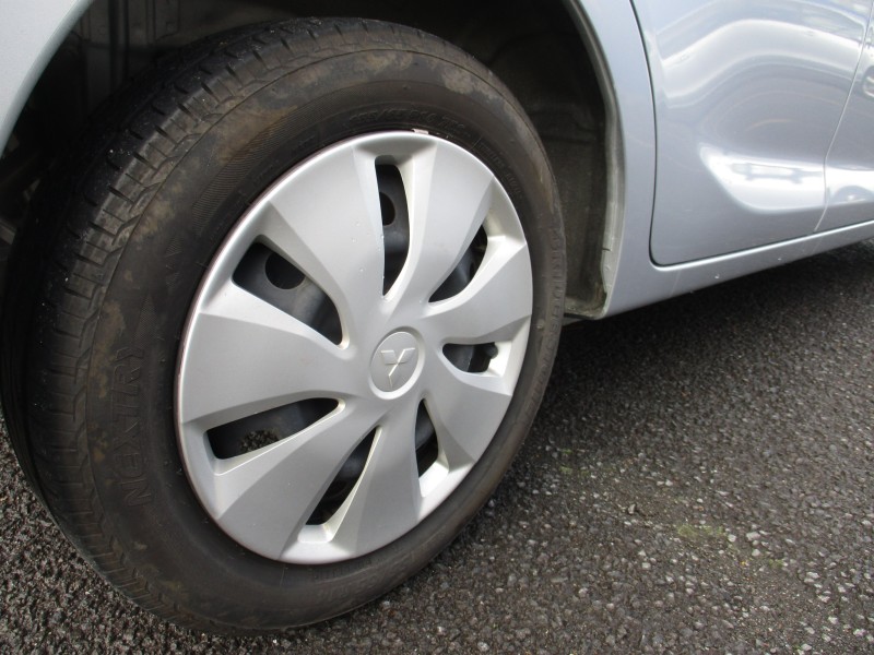 三菱 eKワゴン27枚目