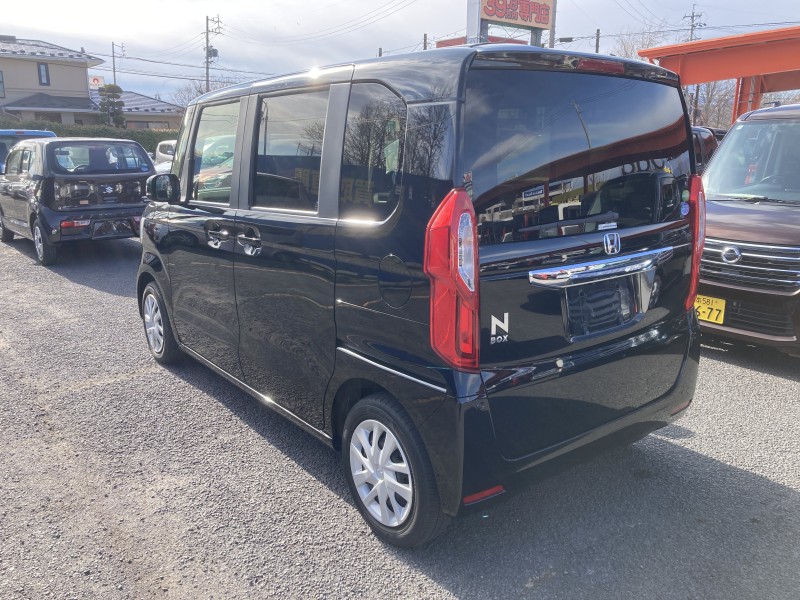 ホンダ N BOX4枚目