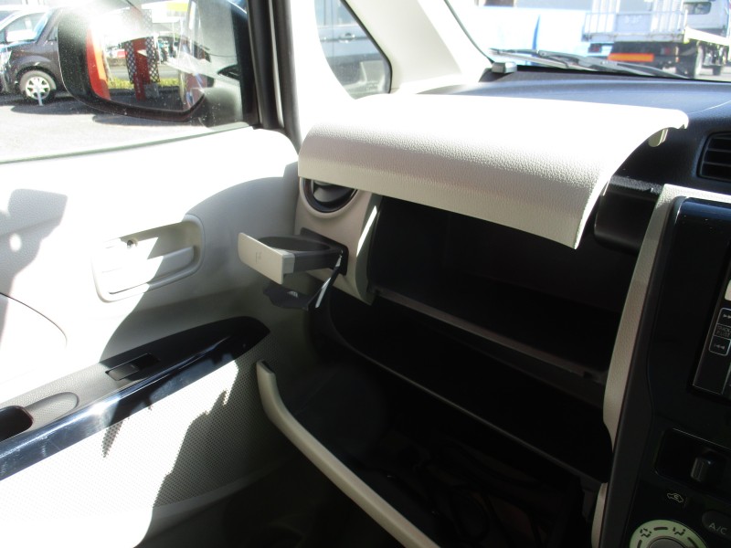 三菱 eKワゴン13枚目