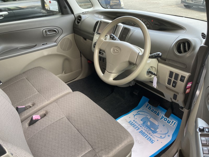 ダイハツ タント7枚目