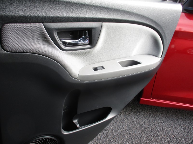 トヨタ ピクシスジョイ27枚目