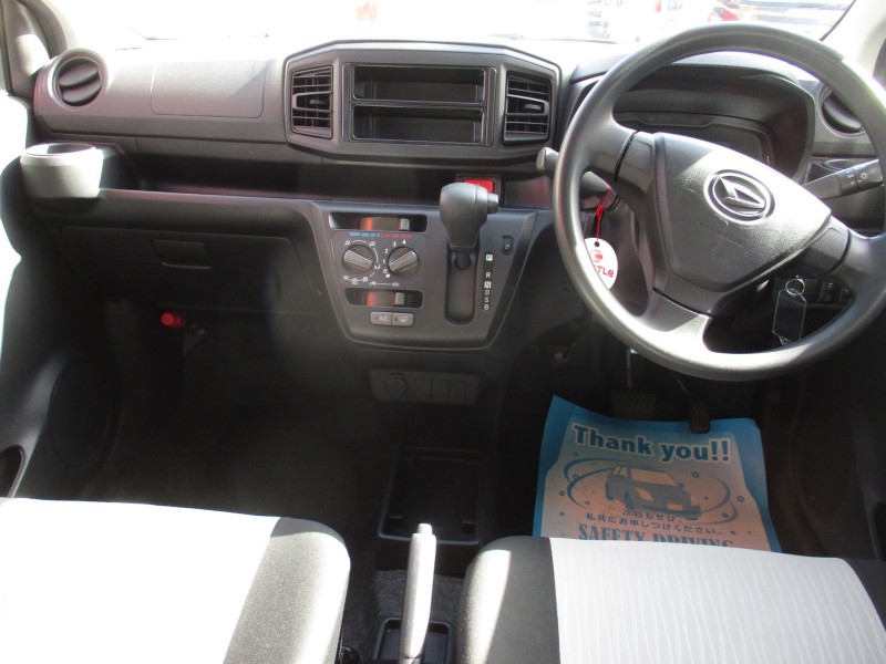 ダイハツ ミライース10枚目