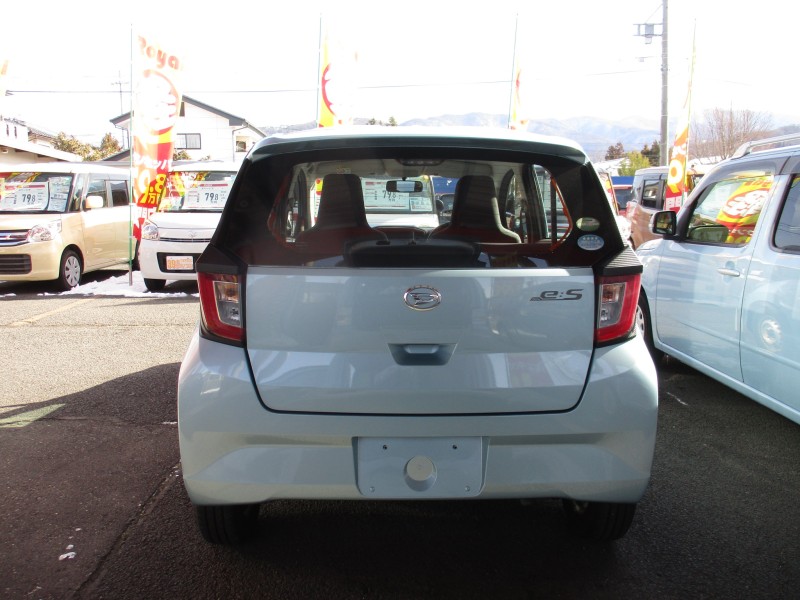 ダイハツ ミライース4枚目