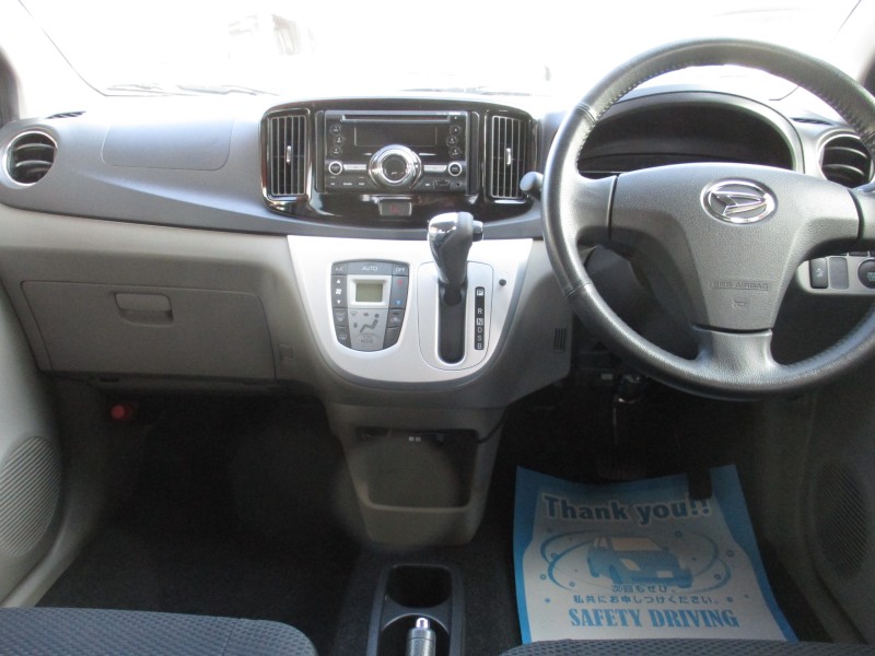 ダイハツ ミライース10枚目