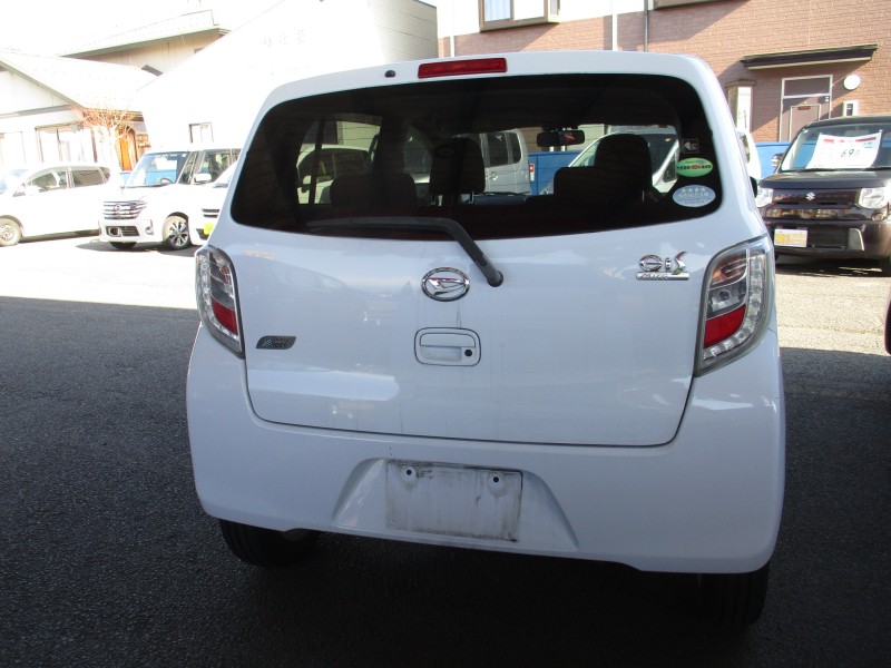 ダイハツ ミライース4枚目