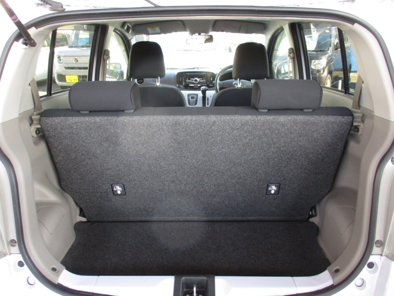 ダイハツ ミライース6枚目