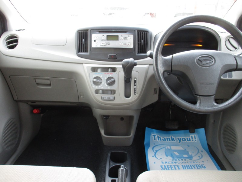 ダイハツ ミライース10枚目