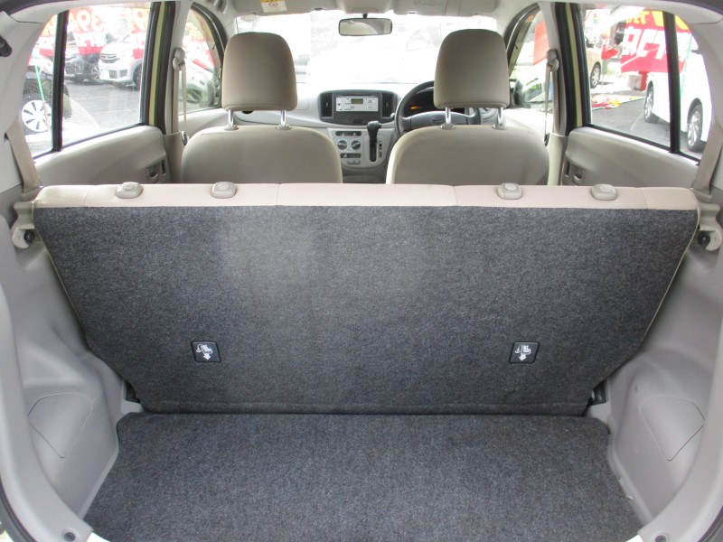 ダイハツ ミライース6枚目