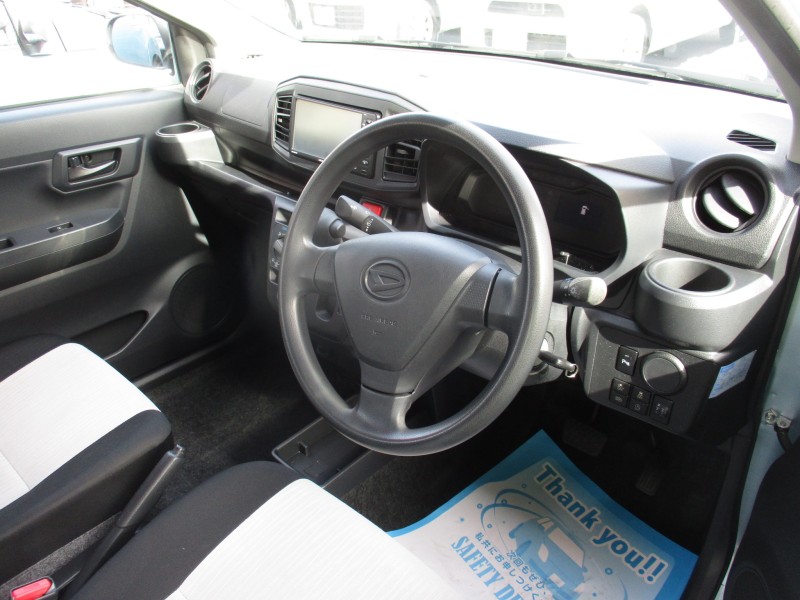 ダイハツ ミライース8枚目