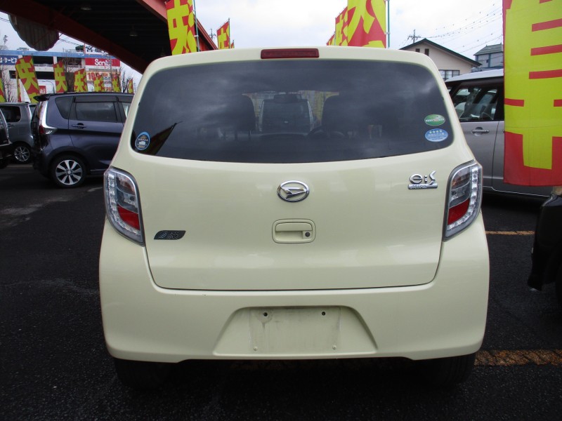 ダイハツ ミライース4枚目