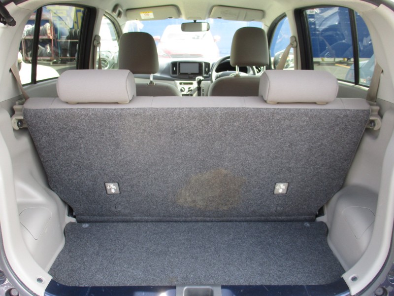 ダイハツ ミライース6枚目