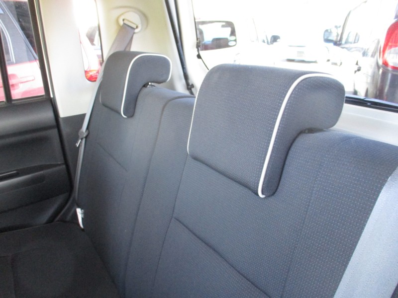 トヨタ ピクシススペース27枚目