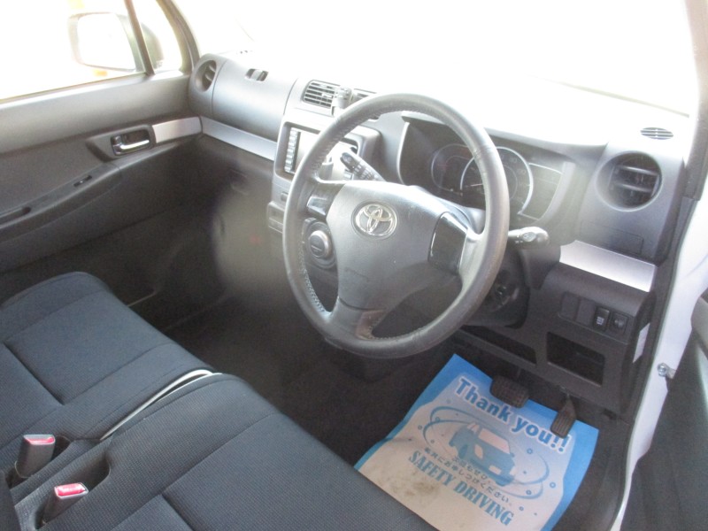 トヨタ ピクシススペース8枚目