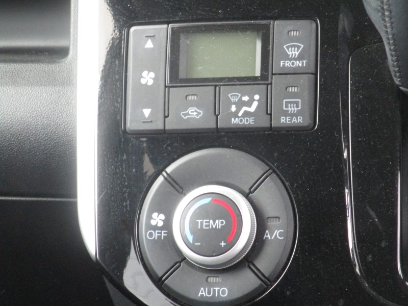 ダイハツ タント12枚目