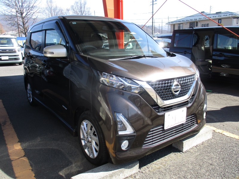 ニッサン デイズ2枚目