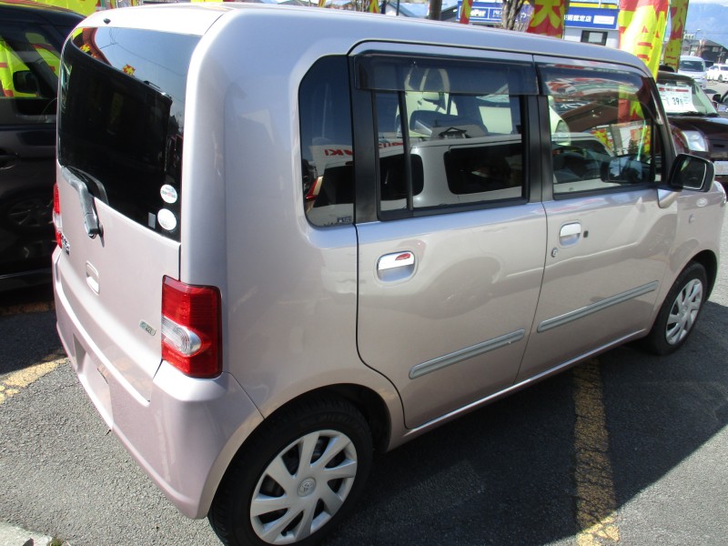 トヨタ ピクシススペース3枚目