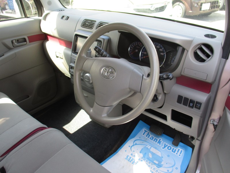 トヨタ ピクシススペース8枚目