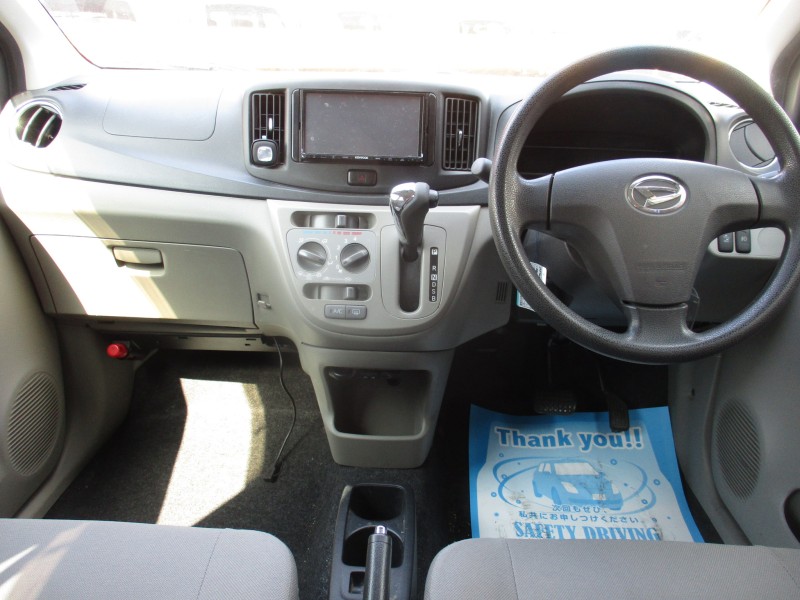 ダイハツ ミライース10枚目