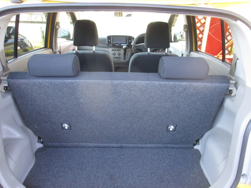 ダイハツ ミライース6枚目