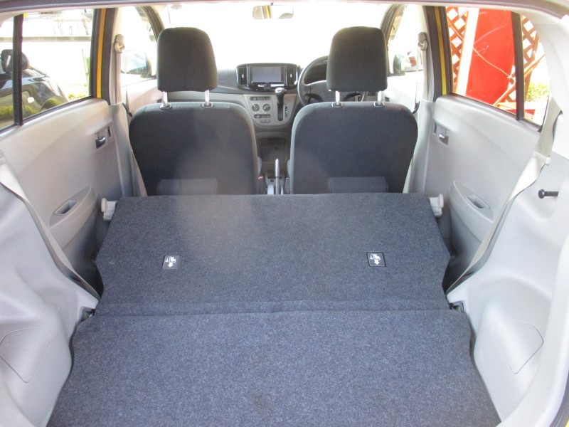 ダイハツ ミライース7枚目