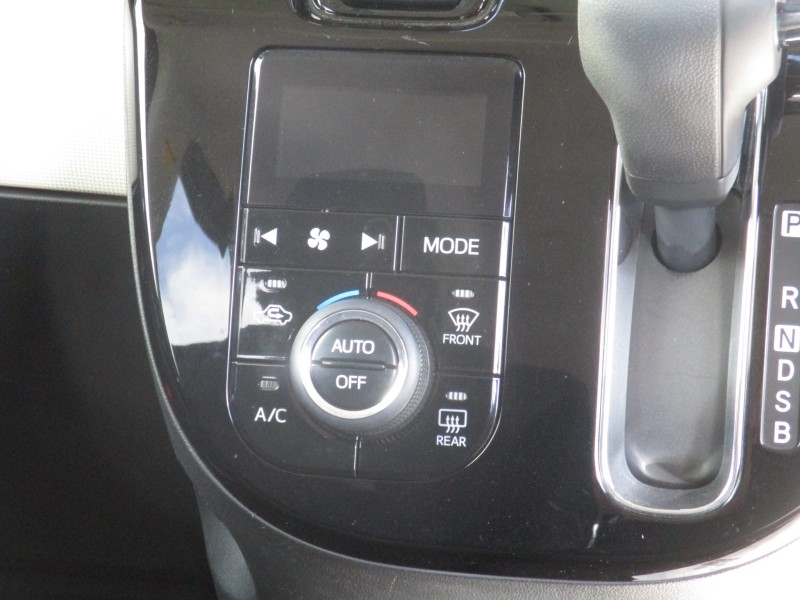 ダイハツ ムーヴキャンバス12枚目